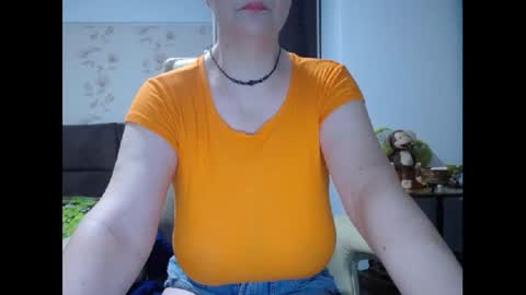 Snapshot of mary_x chatting on June 17, 2026, 3:09 am Mary online show from June 17, 2026, 3:09 am