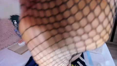 Snapshot of maryeelle chatting on December 2, 2024, 11:07 pm Maryelle online show from December 2, 2024, 11:07 pm