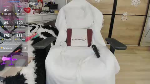 Snapshot of maryeelle chatting on December 28, 2024, 12:47 am Maryelle online show from December 28, 2024, 12:47 am