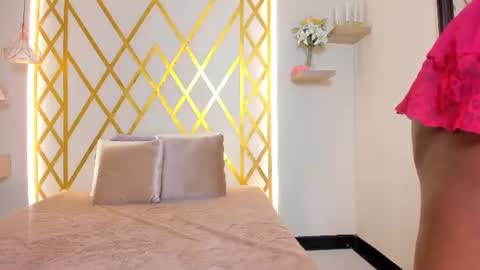 Snapshot of maryevans_ chatting on June 22, 2026, 12:24 pm online show from June 22, 2026, 12:24 pm