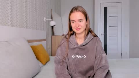 Snapshot of marylee_21 chatting on November 3, 2025, 8:15 am Mari online show from November 3, 2025, 8:15 am