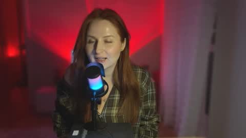 SirenVictoria online show from April 29, 2026, 8:37 pm