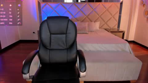 Snapshot of marylewis_ chatting on January 27, 2025, 11:32 am Mary online show from January 27, 2025, 11:32 am