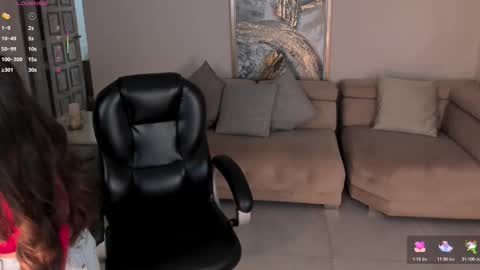 Snapshot of marylewis_ chatting on November 5, 2025, 12:16 pm Mary online show from November 5, 2025, 12:16 pm