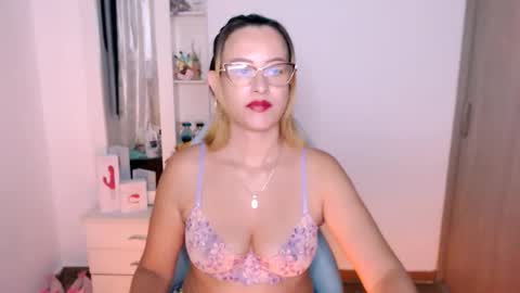 maryline online show from February 11, 2026, 2:27 am