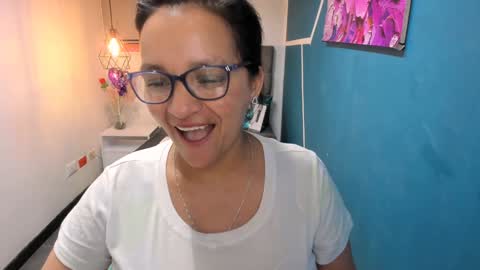 Snapshot of marylinmilf chatting on December 19, 2024, 11:14 pm Marylin online show from December 19, 2024, 11:14 pm