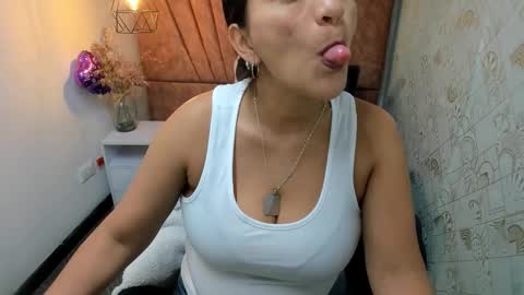 Snapshot of marylinmilf chatting on December 1, 2025, 7:30 pm Marylin online show from December 1, 2025, 7:30 pm