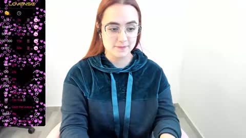 Dulce Maria online show from February 25, 2025, 10:07 pm