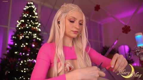 Snapshot of marylunamay chatting on December 30, 2024, 10:55 pm Mary online show from December 30, 2024, 10:55 pm