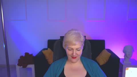 Snapshot of marymogan chatting on September 12, 2025, 6:13 am marymogan online show from September 12, 2025, 6:13 am