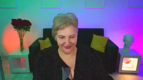 Snapshot of marymogan chatting on November 11, 2025, 5:40 am marymogan online show from November 11, 2025, 5:40 am