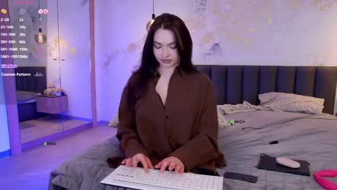 Marina online show from February 20, 2025, 8:58 pm