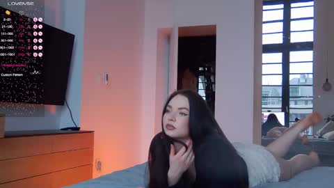 Marina online show from March 12, 2025, 3:51 pm