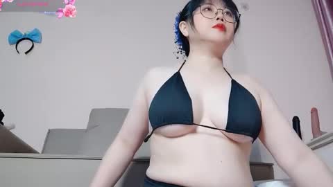 maryzhong online show from September 28, 2025, 11:48 am