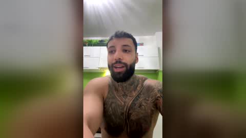 masculineguy69 online show from May 3, 2026, 2:28 am
