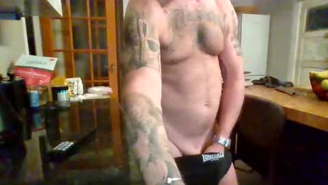 Masked Masturbation Couple online show from October 25, 2025, 11:10 pm