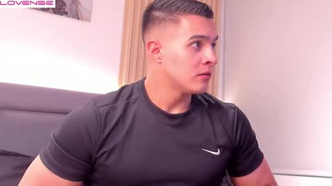 Snapshot of mason_bennet chatting on December 17, 2025, 11:22 pm Mason Bennet online show from December 17, 2025, 11:22 pm