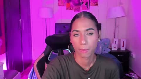 massielhot online show from February 4, 2026, 5:52 pm