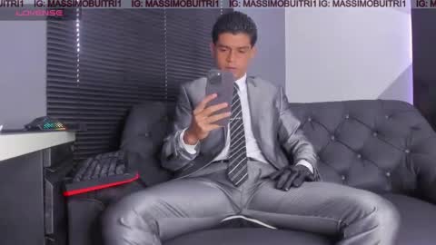 Snapshot of massimo_g chatting on May 9, 2026, 12:32 pm I am Massimo online show from May 9, 2026, 12:32 pm