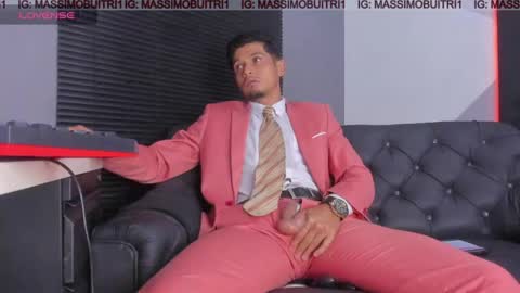 I am Massimo online show from June 7, 2026, 12:15 am