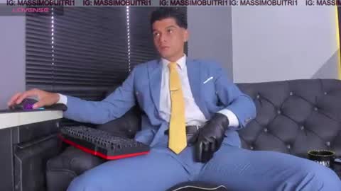 Snapshot of massimo_g chatting on July 24, 2026, 12:25 pm I am Massimo online show from July 24, 2026, 12:25 pm