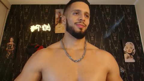 massimo_greco2 online show from September 29, 2025, 9:41 pm