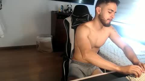 Snapshot of massimo_santino chatting on June 3, 2026, 2:33 pm Massimo Santino online show from June 3, 2026, 2:33 pm