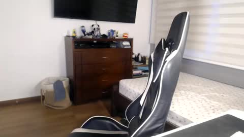 Snapshot of massimo_santino chatting on June 5, 2026, 11:10 pm Massimo Santino online show from June 5, 2026, 11:10 pm