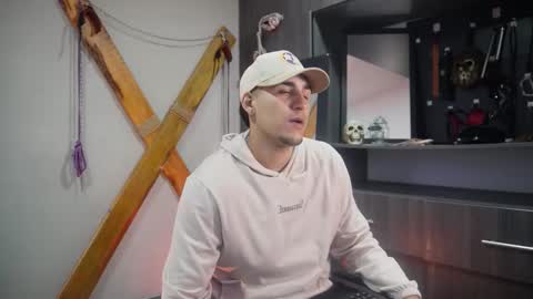 Snapshot of massimo_vidal chatting on September 19, 2025, 12:39 pm massimo_vidal online show from September 19, 2025, 12:39 pm