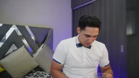 Snapshot of massimo_vidal chatting on September 27, 2025, 3:11 am massimo_vidal online show from September 27, 2025, 3:11 am