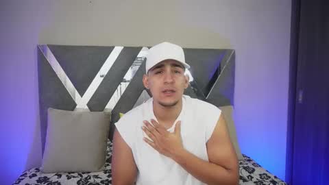 Snapshot of massimo_vidal chatting on October 1, 2025, 12:22 pm massimo_vidal online show from October 1, 2025, 12:22 pm