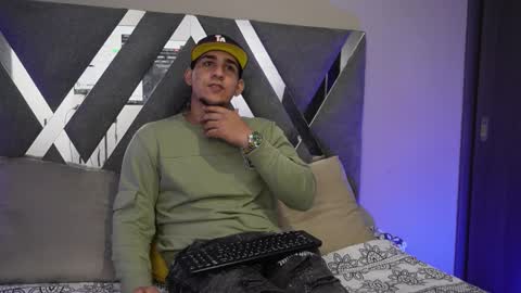 Snapshot of massimo_vidal chatting on October 15, 2025, 1:50 am massimo_vidal online show from October 15, 2025, 1:50 am