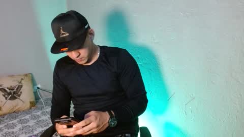 Snapshot of massimo_vidal chatting on November 11, 2025, 4:01 am massimo_vidal online show from November 11, 2025, 4:01 am