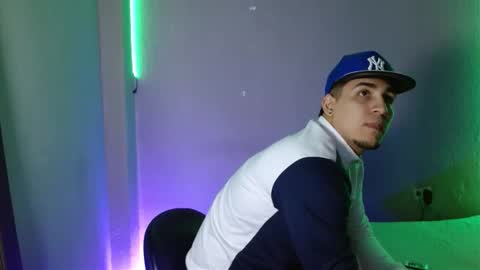 Snapshot of massimo_vidal chatting on November 30, 2025, 2:37 am massimo_vidal online show from November 30, 2025, 2:37 am