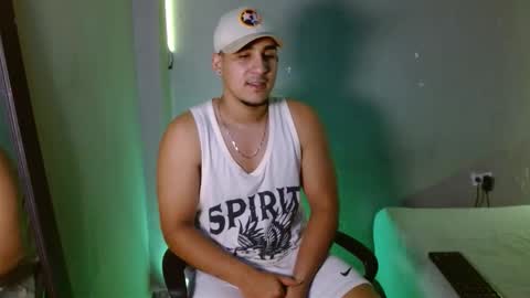 Snapshot of massimo_vidal chatting on December 14, 2025, 1:11 am massimo_vidal online show from December 14, 2025, 1:11 am