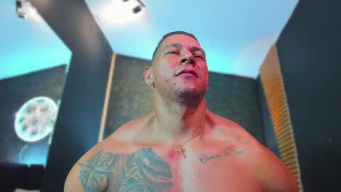 massimowalton2 online show from January 21, 2025, 1:22 pm