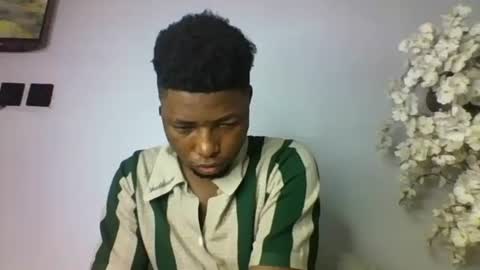 Snapshot of master_kael chatting on December 16, 2025, 10:37 pm Master Kael online show from December 16, 2025, 10:37 pm