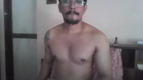 Snapshot of master_leoo chatting on December 2, 2025, 5:57 am master_leoo online show from December 2, 2025, 5:57 am