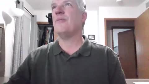 Snapshot of master_thorn chatting on December 19, 2025, 8:27 pm Master Thorn online show from December 19, 2025, 8:27 pm