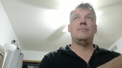 Snapshot of master_thorn chatting on March 31, 2026, 2:02 am Master Thorn online show from March 31, 2026, 2:02 am