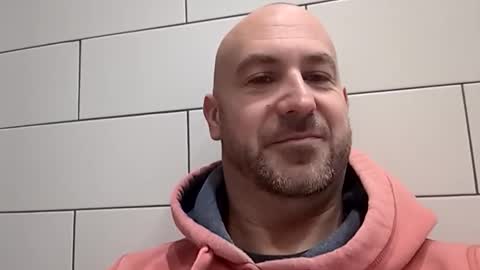 Snapshot of masterclass69er chatting on October 23, 2025, 9:52 am Bob online show from October 23, 2025, 9:52 am