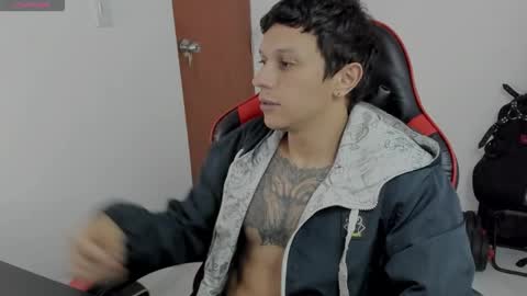 Snapshot of masterdave7 chatting on October 4, 2025, 11:47 pm Dave online show from October 4, 2025, 11:47 pm