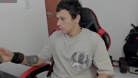 Snapshot of masterdave7 chatting on October 5, 2025, 12:25 pm Dave online show from October 5, 2025, 12:25 pm