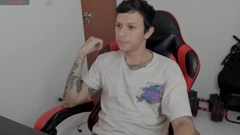 Snapshot of masterdave7 chatting on October 11, 2025, 3:21 pm Dave online show from October 11, 2025, 3:21 pm