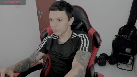 Snapshot of masterdave7 chatting on November 18, 2025, 6:01 pm Dave online show from November 18, 2025, 6:01 pm