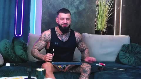 Snapshot of masterkingofmuscle chatting on January 8, 2025, 6:20 am masterkingofmuscle online show from January 8, 2025, 6:20 am