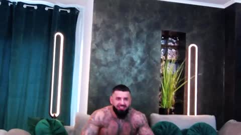 Snapshot of masterkingofmuscle chatting on January 22, 2025, 12:38 pm masterkingofmuscle online show from January 22, 2025, 12:38 pm