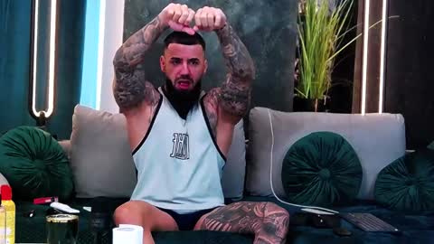 Snapshot of masterkingofmuscle chatting on February 5, 2025, 7:07 am masterkingofmuscle online show from February 5, 2025, 7:07 am