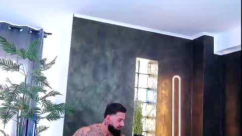 Snapshot of masterkingofmuscle chatting on October 21, 2025, 6:36 am masterkingofmuscle online show from October 21, 2025, 6:36 am