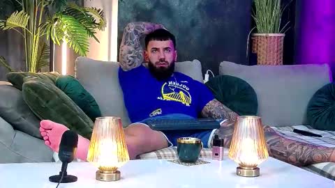 Snapshot of masterkingofmuscle chatting on February 17, 2026, 9:54 pm masterkingofmuscle online show from February 17, 2026, 9:54 pm